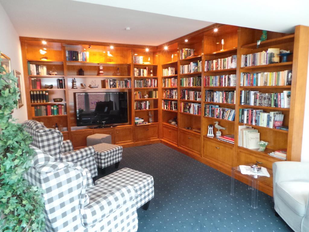 Haus Koebesine Hotel Juist Bagian luar foto