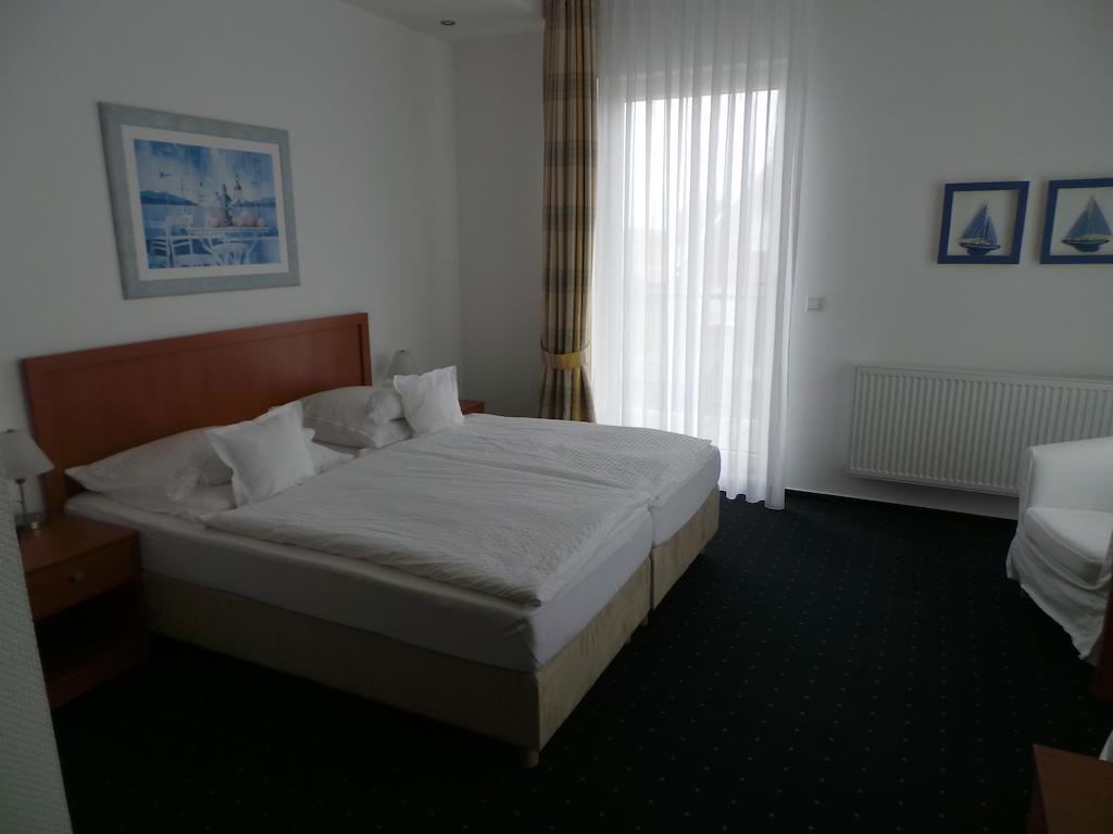 Haus Koebesine Hotel Juist Ruang foto